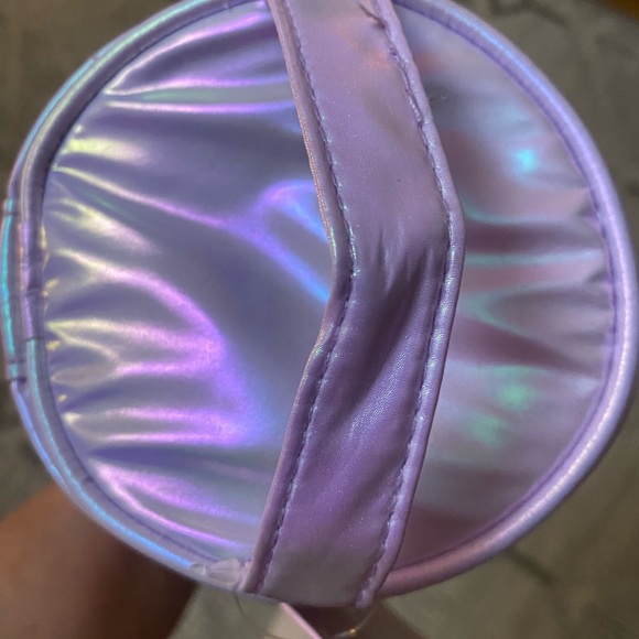 Real Techniques Iridescent Quilted Makeup Bag - Picture 3 of 6